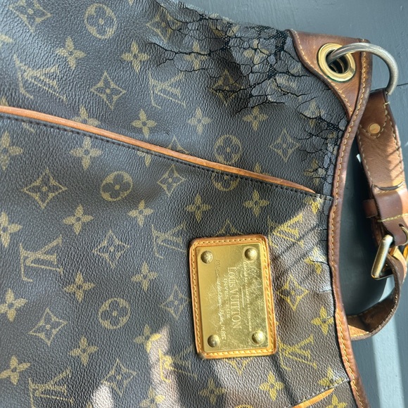 LV GALLIERA Shoulder Bag - Picture 8 of 11